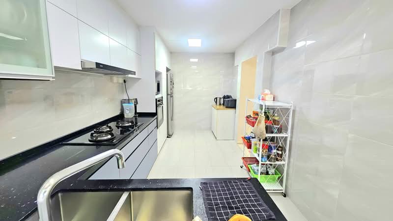 818 Woodlands Street 82, 818 Woodlands Street 82, 5 Bedrooms, 1,905 sqft, HDB Flat For Sale, by James Yeo, 500176688 - Kitchen - PropertyGuru.com.sg