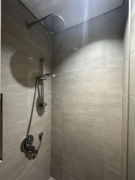 8 Robinson, 8 Robinson Road, 4,921 sqft, Office For Rent, by Toh Jun Chong, 500176689 - Bathroom - CommercialGuru.com.sg