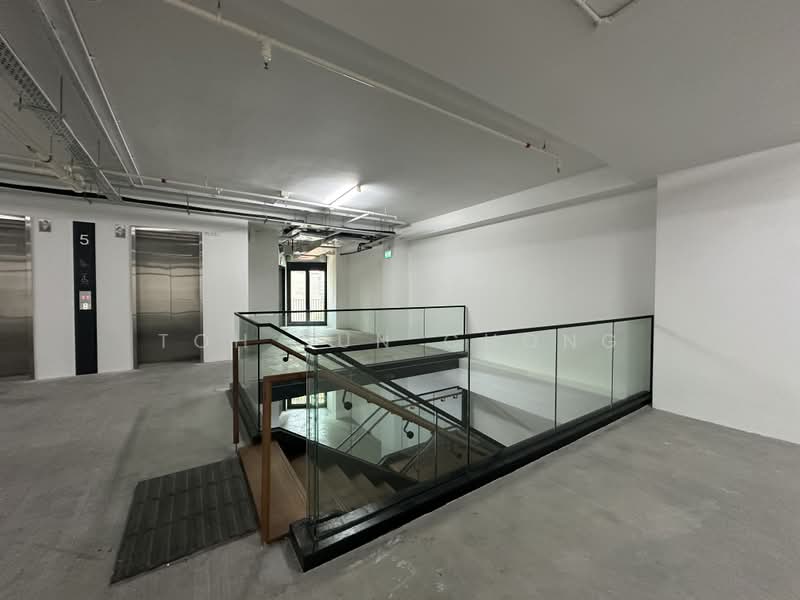 8 Robinson, 8 Robinson Road, 4,921 sqft, Office For Rent, by Toh Jun Chong, 500176689 - Corridor - CommercialGuru.com.sg