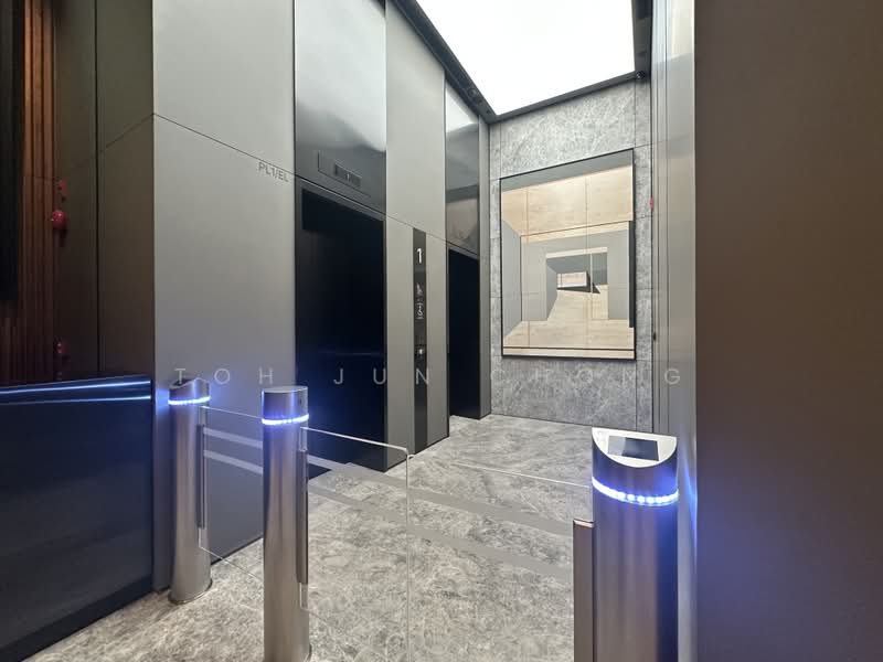 8 Robinson, 8 Robinson Road, 4,921 sqft, Office For Rent, by Toh Jun Chong, 500176689 - Lobby - CommercialGuru.com.sg