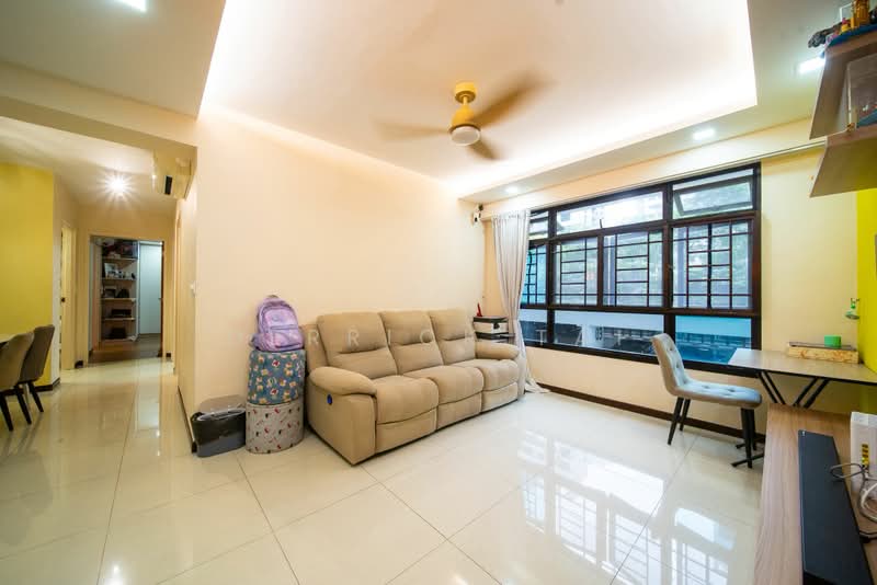 609B Tampines North Drive 1, 609B Tampines North Drive 1, 3 Bedrooms, 1,001 sqft, HDB Flat For Sale, by Derrick Tai, 500176710 - Living Room - PropertyGuru.com.sg