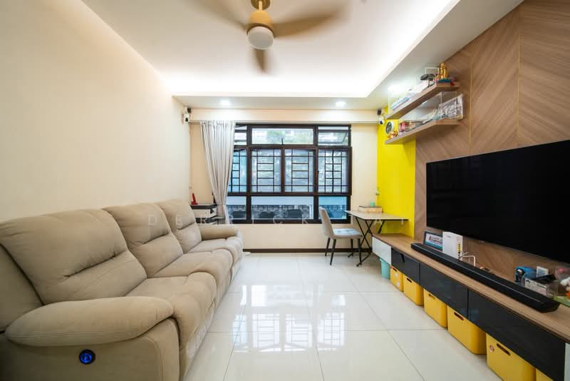 609B Tampines North Drive 1, 609B Tampines North Drive 1, 3 Bedrooms, 1,001 sqft, HDB Flat For Sale, by Derrick Tai, 500176710 - Living Room - PropertyGuru.com.sg