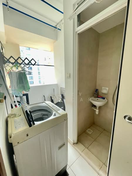 Butterworth 8, 4 Butterworth Lane, Room Rental, 110 sqft, Condominium For Rent, by Fauzy Marecar, 500176721 - Balcony - PropertyGuru.com.sg