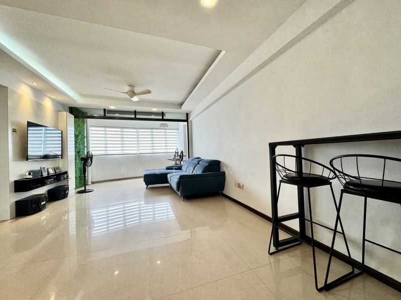 4bedrooms Executive Apartment Youngest Lease EA flat not old type, Choa Chu Kang Drive, 4 Bedrooms, 1,345 sqft, HDB Flat For Sale, by Allen Wee, 500176722 - Living Room - PropertyGuru.com.sg