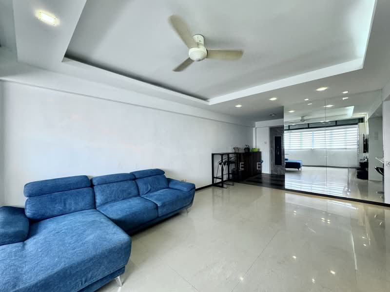 4bedrooms Executive Apartment Youngest Lease EA flat not old type, Choa Chu Kang Drive, 4 Bedrooms, 1,345 sqft, HDB Flat For Sale, by Allen Wee, 500176722 - Living Room - PropertyGuru.com.sg