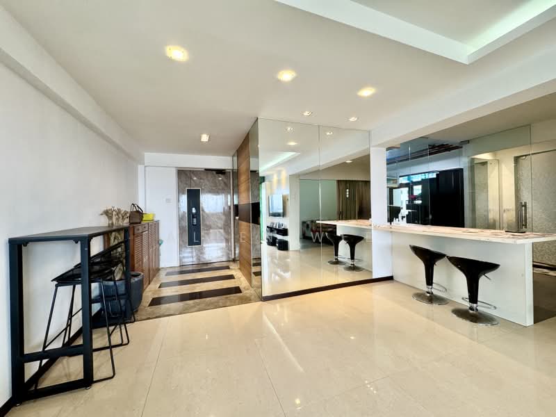 4bedrooms Executive Apartment Youngest Lease EA flat not old type, Choa Chu Kang Drive, 4 Bedrooms, 1,345 sqft, HDB Flat For Sale, by Allen Wee, 500176722 - Entrance - PropertyGuru.com.sg