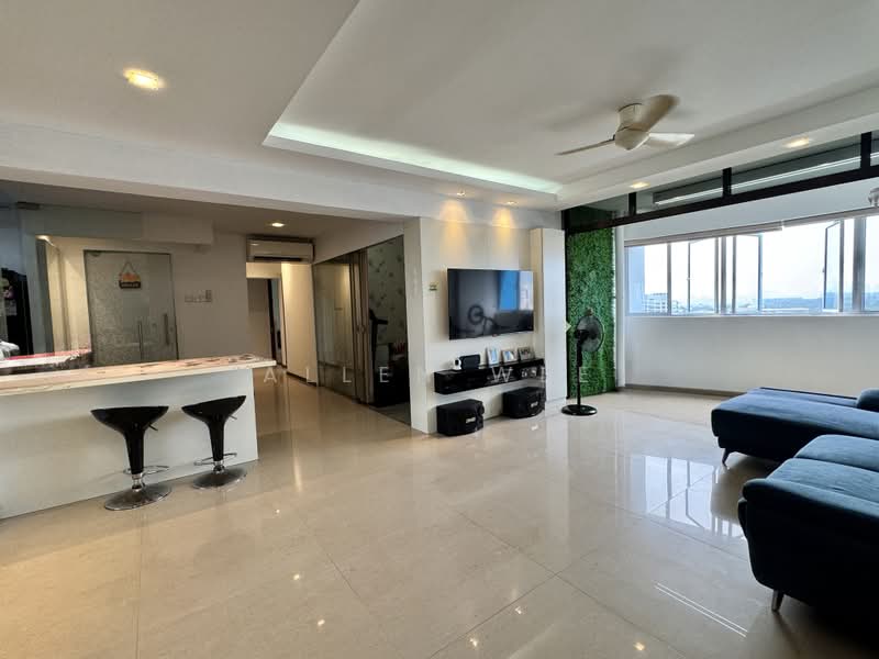 4bedrooms Executive Apartment Youngest Lease EA flat not old type, Choa Chu Kang Drive, 4 Bedrooms, 1,345 sqft, HDB Flat For Sale, by Allen Wee, 500176722 - Living Room - PropertyGuru.com.sg