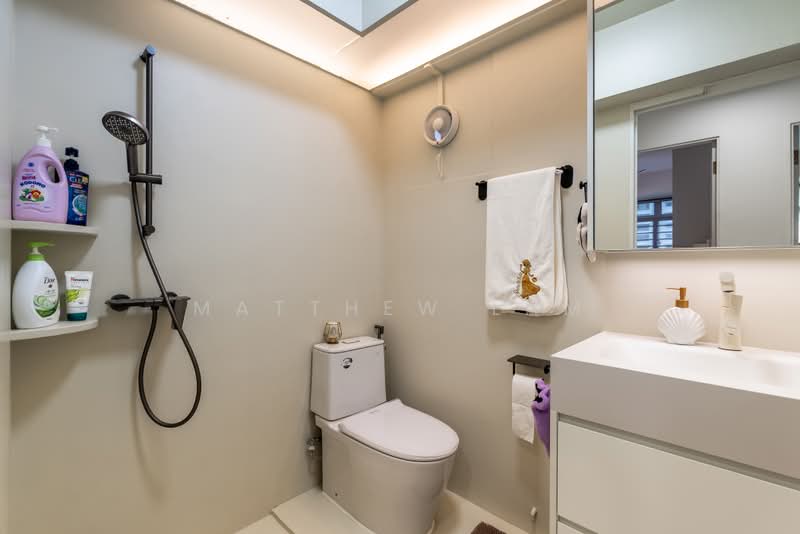 438A Sengkang West Avenue, 438A Sengkang West Avenue, 3 Bedrooms, 1,012 sqft, HDB Flat For Sale, by Matthew Lam, 500176725 - Bathroom - PropertyGuru.com.sg