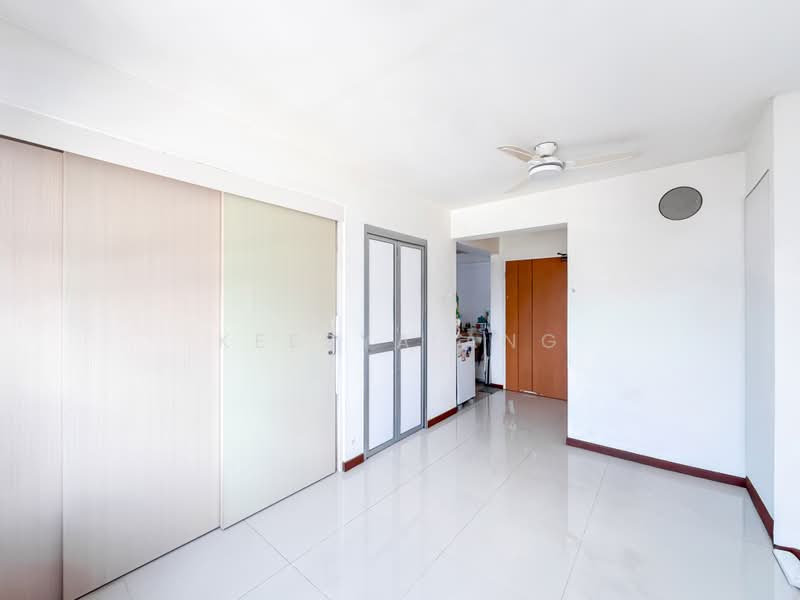 441A Bukit Batok West Avenue 8, 441A Bukit Batok West Avenue 8, 1 Bedroom, 398 sqft, HDB Flat For Sale, by Keesya Ang, 500176731 - Living Room - PropertyGuru.com.sg