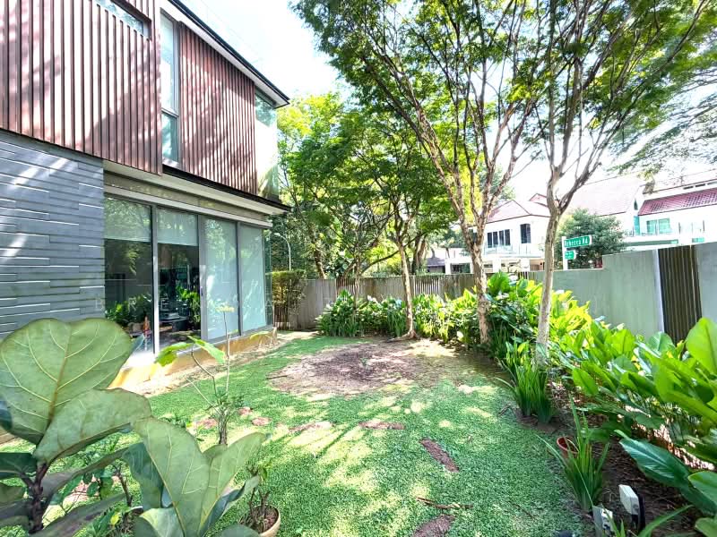 Bungalow in Bukit Timah vicinity ✧ Near Schools & the City, Victoria Park, Bin Tong Park, Rebecca Road, 6 Bedrooms, 9,550 sqft, Bungalow House For Rent, by Brenda Zee (徐黎倫), 500176734 - Garden - PropertyGuru.com.sg