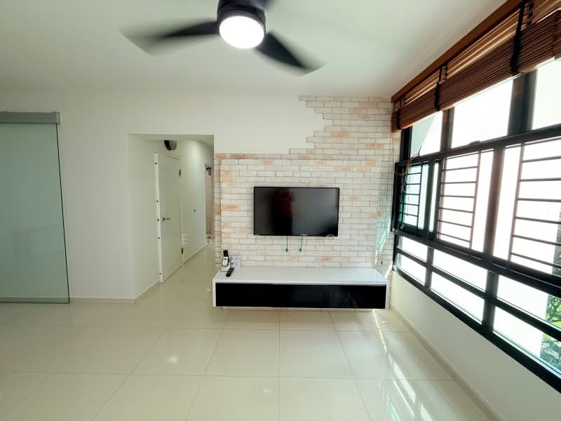 2A Sri Geylang Serai, 2A Geylang Serai, 3 Bedrooms, 1,022 sqft, HDB Flat For Rent, by Eric Toh, 500176737 - Living Room - PropertyGuru.com.sg