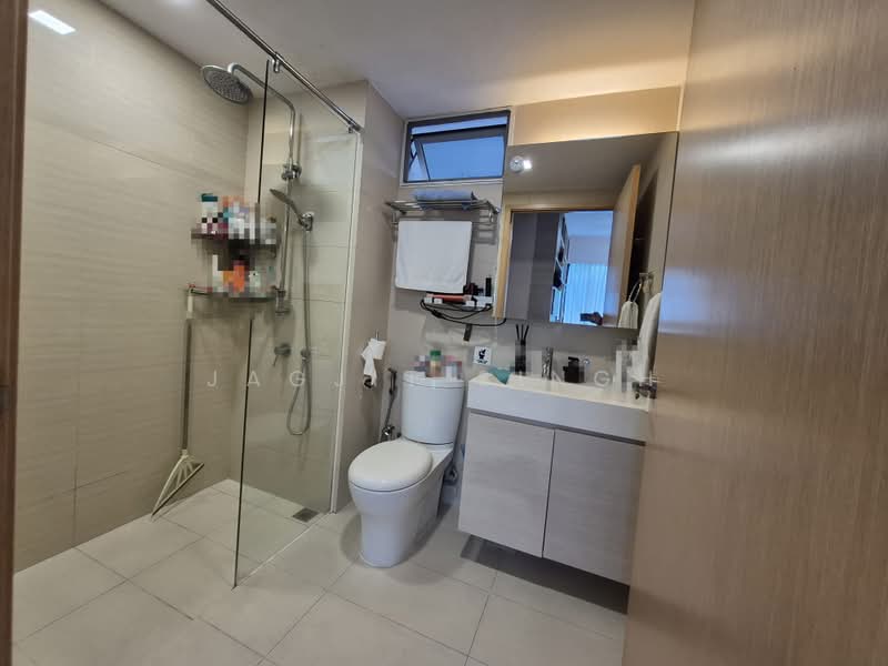 The Tampines Trilliant, 21 Tampines Central 7, 3 Bedrooms, 1,378 sqft, Executive Condominium For Rent, by JAGJIT SINGH, 500176743 - Bathroom - PropertyGuru.com.sg