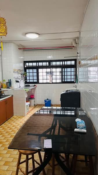 212 Ang Mo Kio Avenue 3, 212 Ang Mo Kio Avenue 3, 2 Bedrooms, 721 sqft, HDB Flat For Rent, by Bennett Lee, 500176744 - Kitchen - PropertyGuru.com.sg