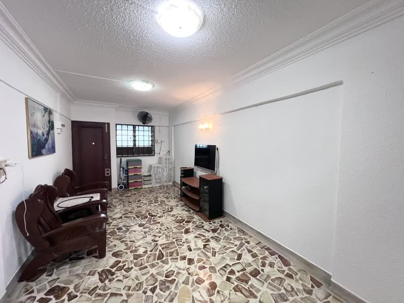212 Ang Mo Kio Avenue 3, 212 Ang Mo Kio Avenue 3, 2 Bedrooms, 721 sqft, HDB Flat For Rent, by Bennett Lee, 500176744 - Living Room - PropertyGuru.com.sg