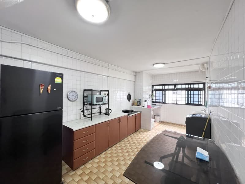 212 Ang Mo Kio Avenue 3, 212 Ang Mo Kio Avenue 3, 2 Bedrooms, 721 sqft, HDB Flat For Rent, by Bennett Lee, 500176744 - Kitchen - PropertyGuru.com.sg