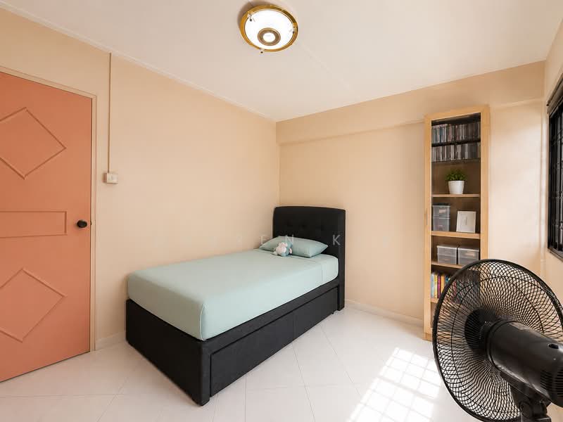640 Jurong West Street 61, 640 Jurong West Street 61, 3 Bedrooms, 1,076 sqft, HDB Flat For Sale, by Darren Kek, 500176752 - Common Bedroom 1 - PropertyGuru.com.sg