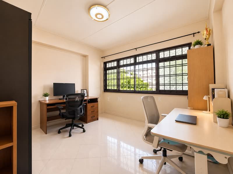 640 Jurong West Street 61, 640 Jurong West Street 61, 3 Bedrooms, 1,076 sqft, HDB Flat For Sale, by Darren Kek, 500176752 - Common Bedroom 2 - PropertyGuru.com.sg