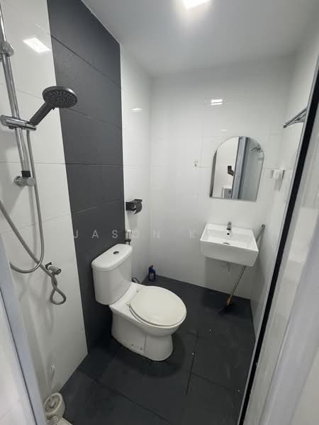 Upper Serangoon Shopping Centre, 756 Upper Serangoon Road, 4 Bedrooms, 1,399 sqft, Apartment For Sale, by Jason Koh, 500176754 - Bathroom - PropertyGuru.com.sg