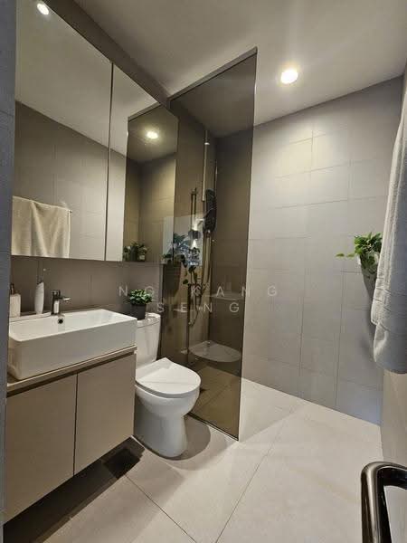 125 Kitchener Road, Farrer Park / Serangoon Rd, Room Rental, 150 sqft, Shophouse For Rent, by Ng Kang Seng, 500176758 - Bathroom - PropertyGuru.com.sg