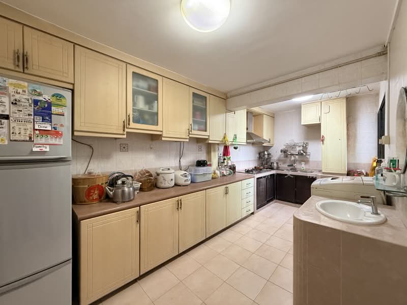 227 Jurong East Street 21, 227 Jurong East Street 21, 3 Bedrooms, 1,292 sqft, HDB Flat For Sale, by Jack Sheo 萧文俞, 500176770 - Kitchen - PropertyGuru.com.sg