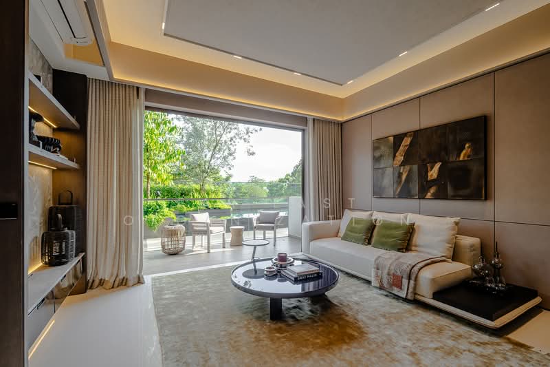 Parksuites, 18 Holland Grove Road, 4 Bedrooms, 3,068 sqft, Condominium For Sale, by Far East Organization, 500176776 - Living Room - PropertyGuru.com.sg