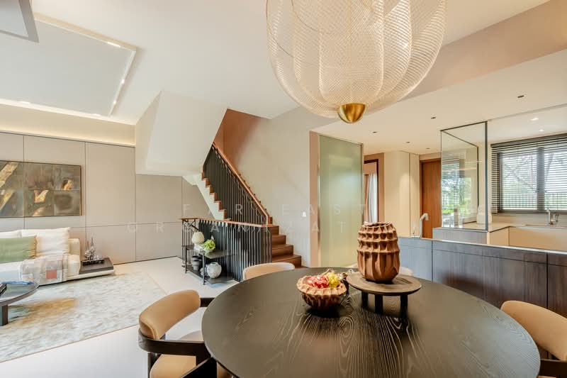 Parksuites, 18 Holland Grove Road, 4 Bedrooms, 3,068 sqft, Condominium For Sale, by Far East Organization, 500176776 - Living Room - PropertyGuru.com.sg