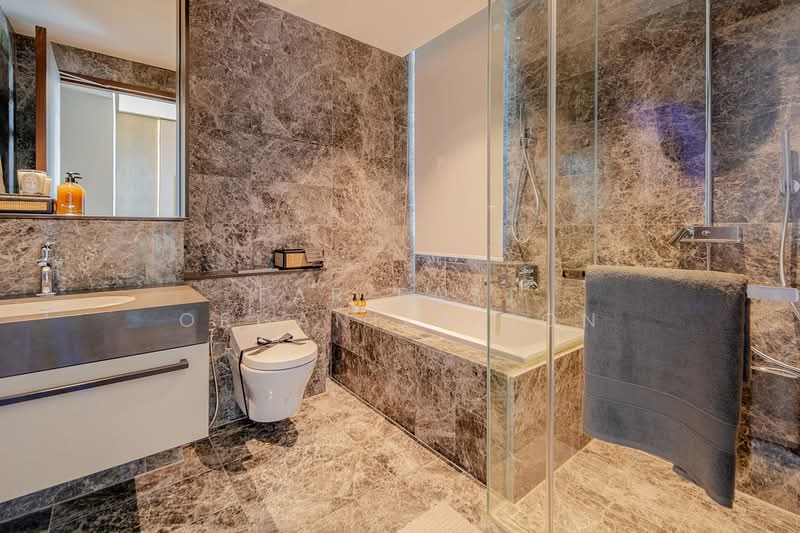 Parksuites, 18 Holland Grove Road, 4 Bedrooms, 3,068 sqft, Condominium For Sale, by Far East Organization, 500176776 - Bathroom - PropertyGuru.com.sg