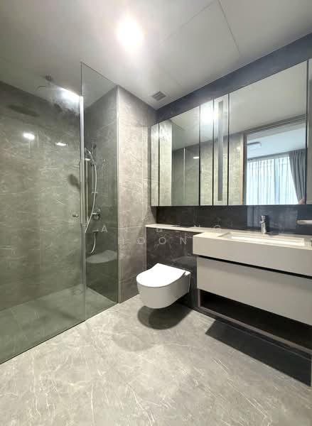 Dairy Farm Residences, 6 Dairy Farm Lane, 2 Bedrooms, 710 sqft, Condominium For Rent, by Tan Beng Hoon, 500176785 - Master Bathroom - PropertyGuru.com.sg