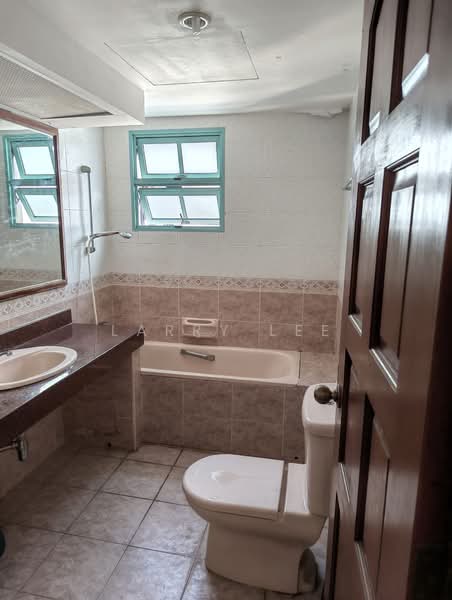 Ballota Park Condo, 152 Mariam Way, Room Rental, 200 sqft, Condominium For Rent, by Larry Lee, 500176792 - Bathroom - PropertyGuru.com.sg