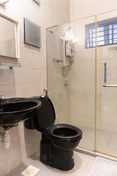 19 Jalan Novena Timor, 19 Jalan Novena Timor, Room Rental, 207 sqft, Corner Terrace For Rent, by HEI HOMES, 500176793 - Bathroom - PropertyGuru.com.sg