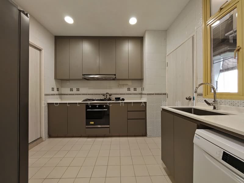 Orange Regency, 101 Fernhill Road, 4 Bedrooms, 1,776 sqft, Apartment For Rent, by Dolly Chia 谢梅莉, 500176801 - Kitchen - PropertyGuru.com.sg