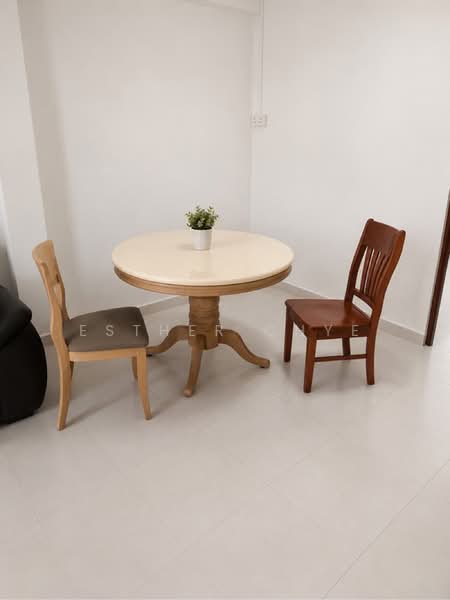 8 Empress Road, 8 Empress Road, 2 Bedrooms, 699 sqft, HDB Flat For Sale, by Esther Chye, 500176803 - PropertyGuru.com.sg
