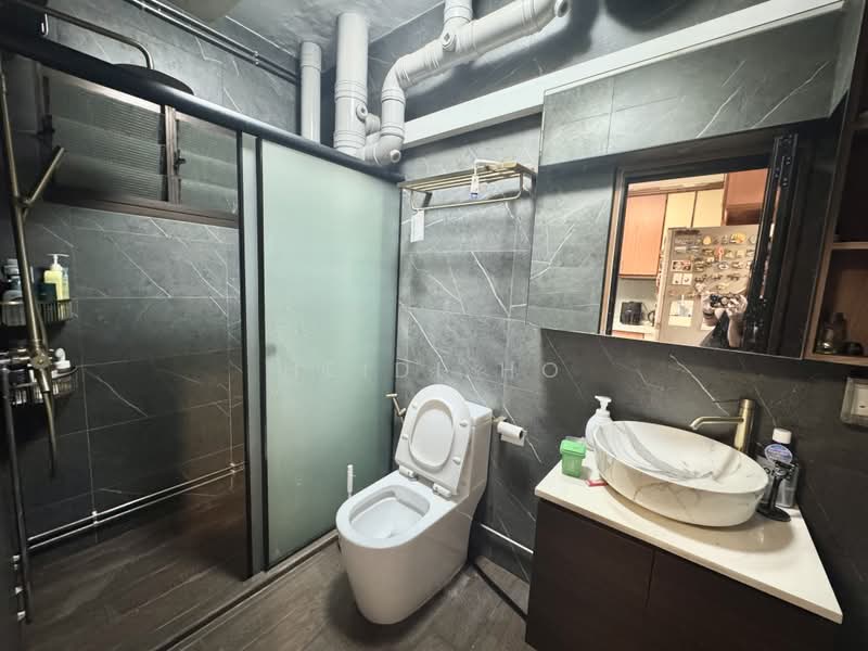 227B Compassvale Drive, 227B Compassvale Drive, 3 Bedrooms, 1,238 sqft, HDB Flat For Sale, by Heidi Ho, 500176810 - Common Bathroom - PropertyGuru.com.sg