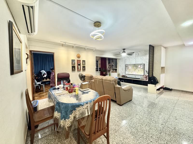 227B Compassvale Drive, 227B Compassvale Drive, 3 Bedrooms, 1,238 sqft, HDB Flat For Sale, by Heidi Ho, 500176810 - Living Room - PropertyGuru.com.sg