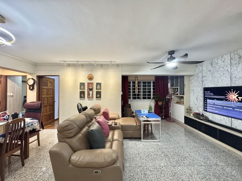 227B Compassvale Drive, 227B Compassvale Drive, 3 Bedrooms, 1,238 sqft, HDB Flat For Sale, by Heidi Ho, 500176810 - Living Room - PropertyGuru.com.sg