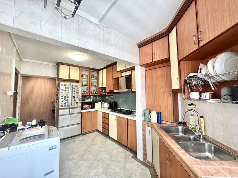 227B Compassvale Drive, 227B Compassvale Drive, 3 Bedrooms, 1,238 sqft, HDB Flat For Sale, by Heidi Ho, 500176810 - Kitchen - PropertyGuru.com.sg