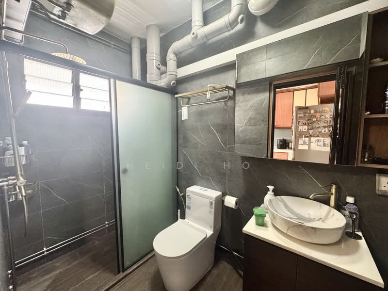 227B Compassvale Drive, 227B Compassvale Drive, 3 Bedrooms, 1,238 sqft, HDB Flat For Sale, by Heidi Ho, 500176810 - Bathroom - PropertyGuru.com.sg