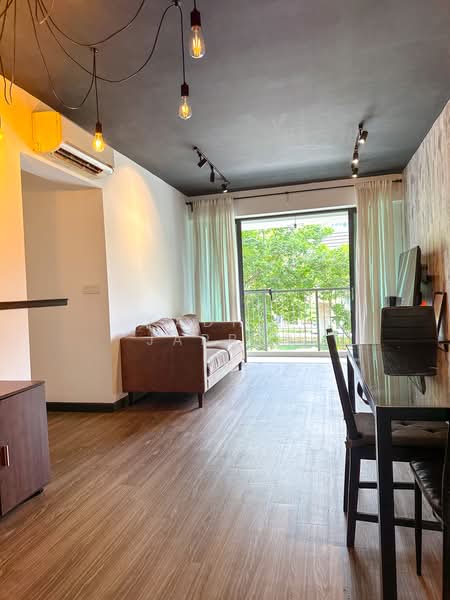 679A Punggol Drive, 679A Punggol Drive, 3 Bedrooms, 1,001 sqft, HDB Flat For Sale, by Fadhil Jabbar, 500176813 - Living Room - PropertyGuru.com.sg