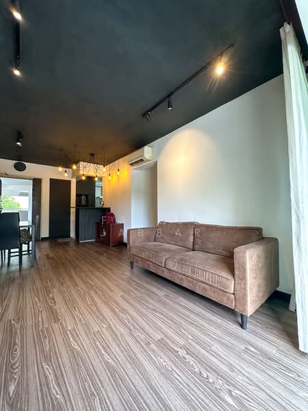 679A Punggol Drive, 679A Punggol Drive, 3 Bedrooms, 1,001 sqft, HDB Flat For Sale, by Fadhil Jabbar, 500176813 - Living Room - PropertyGuru.com.sg