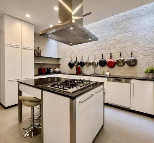⭐️⭐️1 KM SCGS SJII⭐️ GOOD PRICE⭐️MODERN BUNGALOW HIGH CEILING ☎️ JEAN 93571119, Trevose/Berrima/Dalkeith/Narooma/Camborne/Harlyn/Kheam Hock/Tudor/University Road, 5 Bedrooms, 6,000 sqft, Bungalow House For Sale, by Jean Ong, 500176819 - Kitchen - PropertyGuru.com.sg