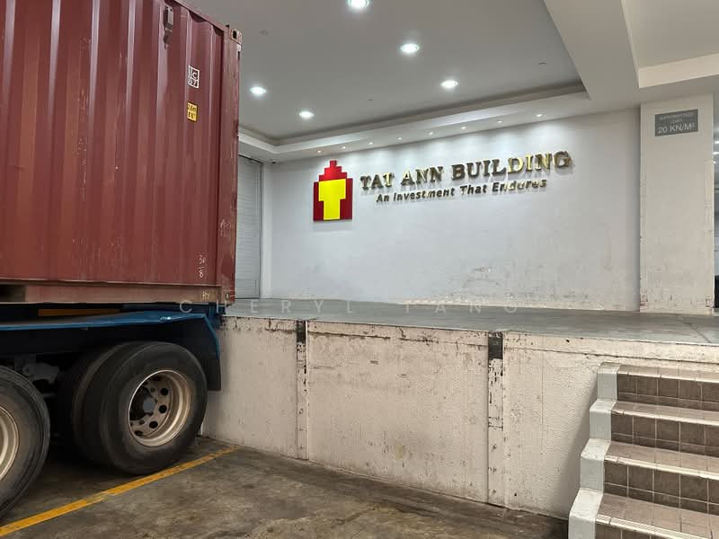 Warehouse near central Marymount and Bishan MRT, Jalan Pemimpin, 638 sqft, Light Industrial (B1) For Rent, by Cheryl Tang, 500176833 - Elevated loading bays - CommercialGuru.com.sg