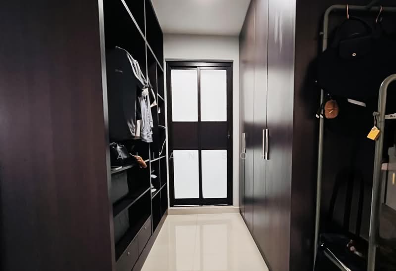 307B Anchorvale Road, 307B Anchorvale Road, 3 Bedrooms, 1,377 sqft, HDB Flat For Sale, by Allan Soh, 500176844 - Master Bedroom wardrobe - PropertyGuru.com.sg
