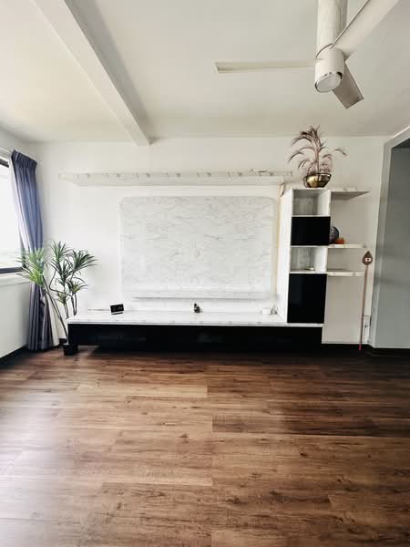 Orchid Park Condominium, 81 Yishun Street 81, 2 Bedrooms, 958 sqft, Condominium For Sale, by Lina ., 500176847 - Living Room - PropertyGuru.com.sg