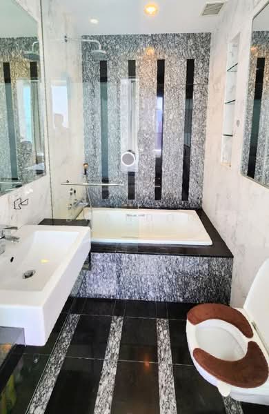 The Metz, 83 Devonshire Road, 1 Bedroom, 581 sqft, Condominium For Rent, by Brandon Koh, 500176851 - Bathroom - PropertyGuru.com.sg