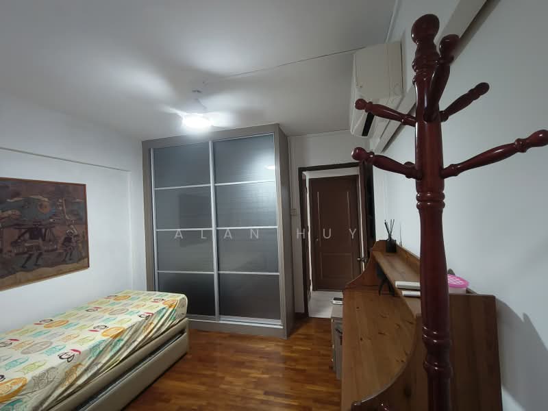 428 Clementi Avenue 3, 428 Clementi Avenue 3, Room Rental, 300 sqft, HDB Flat For Rent, by Alan Huy, 500176859 - Bedroom - PropertyGuru.com.sg