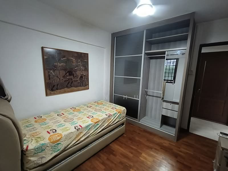 428 Clementi Avenue 3, 428 Clementi Avenue 3, Room Rental, 300 sqft, HDB Flat For Rent, by Alan Huy, 500176859 - Bedroom - PropertyGuru.com.sg