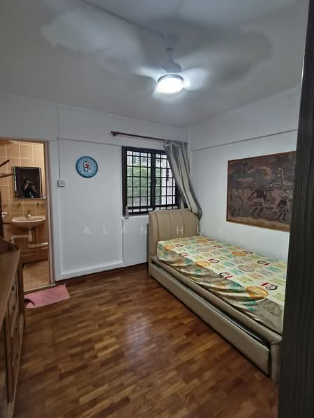 428 Clementi Avenue 3, 428 Clementi Avenue 3, Room Rental, 300 sqft, HDB Flat For Rent, by Alan Huy, 500176859 - Bedroom - PropertyGuru.com.sg