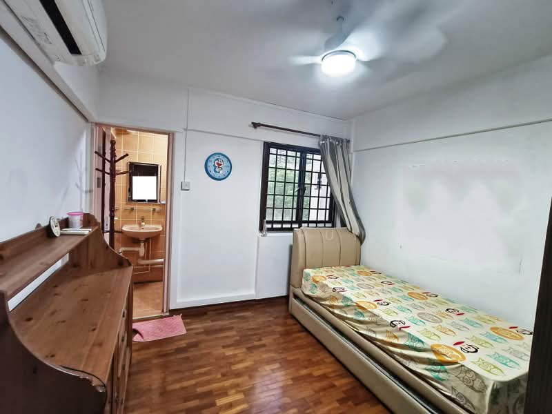 428 Clementi Avenue 3, 428 Clementi Avenue 3, Room Rental, 300 sqft, HDB Flat For Rent, by Alan Huy, 500176859 - Bedroom - PropertyGuru.com.sg