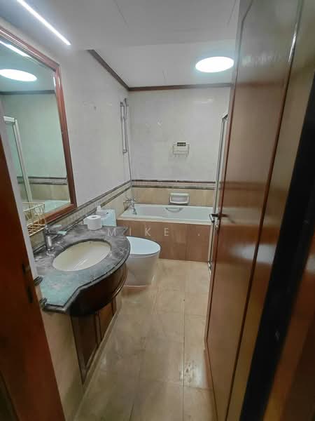 The Bayshore, 22 Bayshore Road, Bedok / Upper East Coast, 2 Bedrooms, 926 sqft, Condominium For Sale, by Mike ., 500176860 - Bathroom - PropertyGuru.com.sg