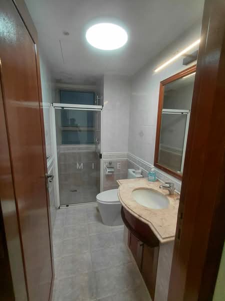 The Bayshore, 22 Bayshore Road, Bedok / Upper East Coast, 2 Bedrooms, 926 sqft, Condominium For Sale, by Mike ., 500176860 - Bathroom - PropertyGuru.com.sg